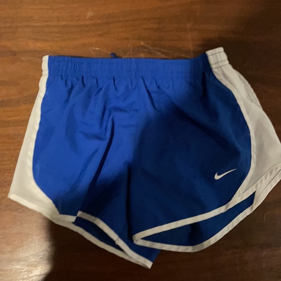 3 pairs of Nike shorts - Picture 2 of 7